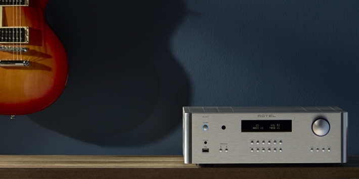 RA-1572 - מגבר סטריאו משולב של Rotel ב"פיוז סטריאו" - פוסטר