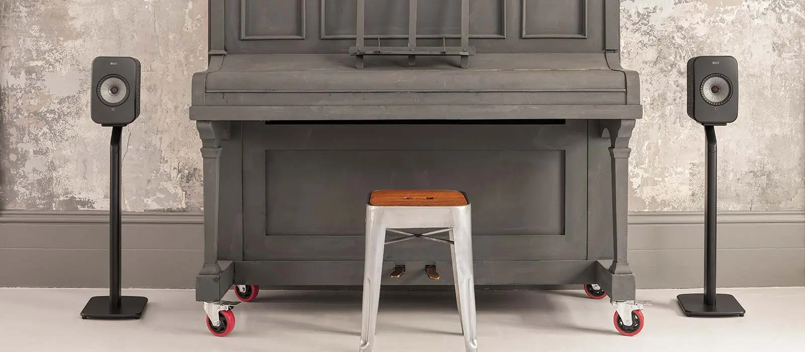 S1 - מעמד רצפתי לרמקולים LSX של KEF - באנר